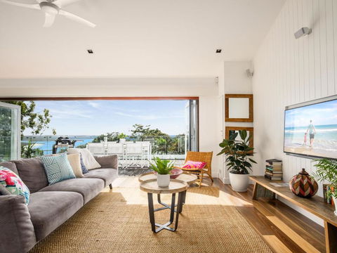 Luxury On The Hill, Noosa Heads - Darwin Holiday 3