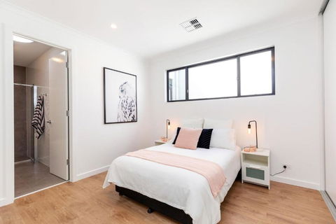 Luxury Private Ensuite Room Close To Airport,City, Genelg Beach - Darwin Holiday 0