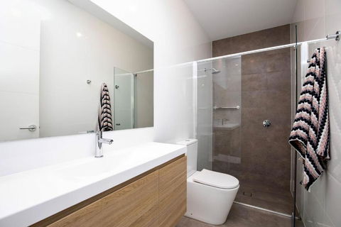 Luxury Private Ensuite Room Close To Airport,City, Genelg Beach - Darwin Holiday 1