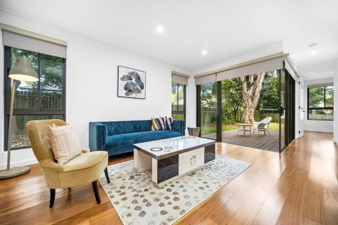 Luxury Retreat & Spacious 4BR House In Willoughby - Darwin Holiday 0