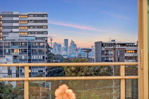 Luxury Retreat Sydney Airport Direct Train Line - Darwin Holiday 0