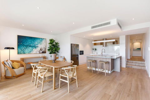 Luxury Seaside Living, Sunshine Beach - Darwin Holiday 3
