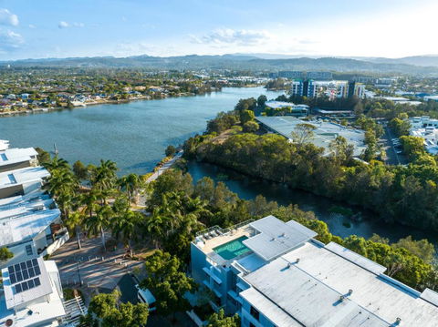 Luxury Stays Varsity-Robina-Bond - Darwin Holiday 0