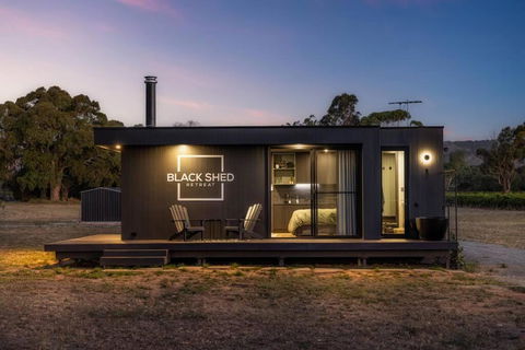 Luxury Vineyard Cabin Escape - Darwin Holiday 3