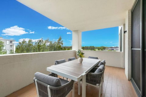 Luxury Waterfront 2 Bed Near Olympic Park & Parra - Darwin Holiday 0