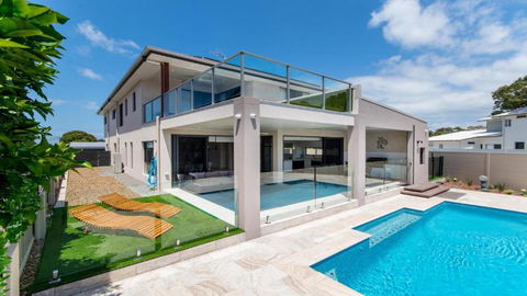 Luxury Waterfront Family Entertainer On Dolphin - Darwin Holiday 0