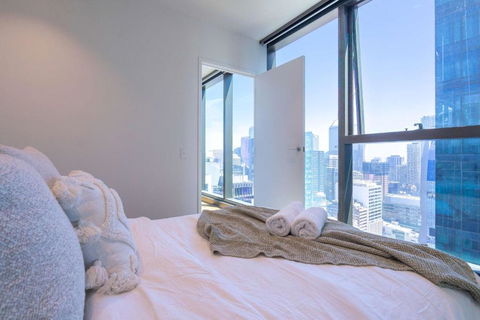 Lvl36 High-rise 1BR Condo CBD Panoramic City View - Darwin Holiday 1