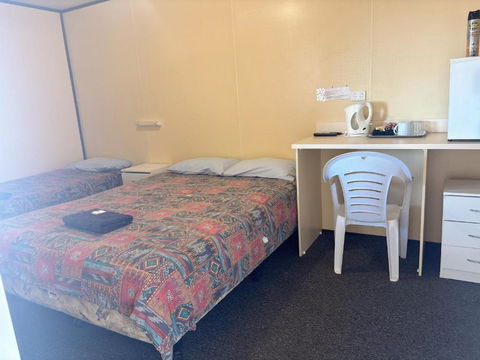 Lyndhurst Hotel Motel SA Australia 5731 - Darwin Holiday 1
