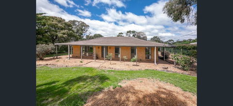 Macedon Country Stay - Darwin Holiday 3