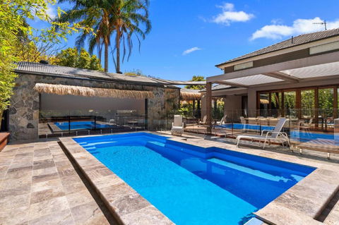 Maggie Mae - Darwin Holiday 0