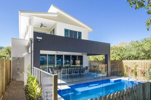 Magnetic Daze - Darwin Holiday 0