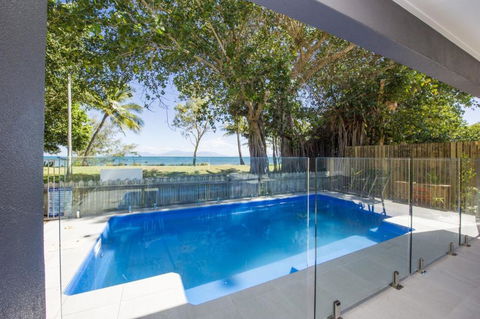 Magnetic Daze - Darwin Holiday 2