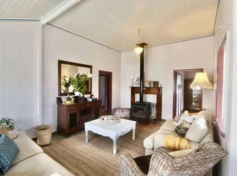 MAGNOLIA HOUSE ON THE CREEK - STANTHORPE - Darwin Holiday 1