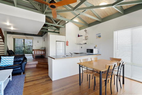 MAIN STAY - 100m To Patrolled Beach, Pool, Wifi, Close To Cafes - Darwin Holiday 3