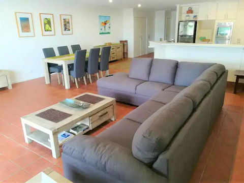 Main Street - Airlie Apartment - Darwin Holiday 0