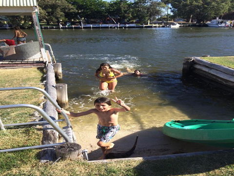 Mandurah Riverfront Holiday Rental - Darwin Holiday 1