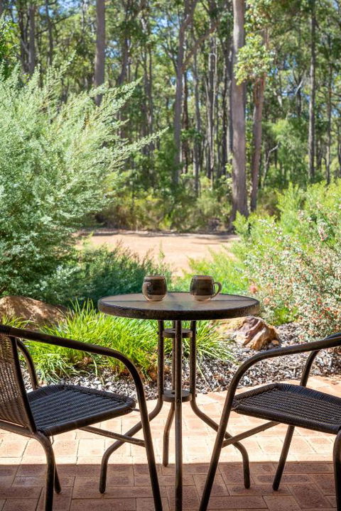 Mansfield Retreat - In Town - Margaret River - Darwin Holiday 1