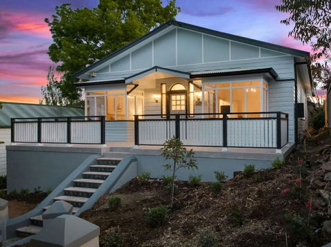 Luxury Heritage Home 10min Walk To Scenic World - Darwin Holiday 1