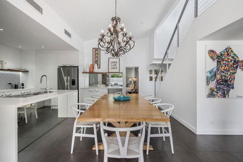 Marvel Penthouse. A Luxury Apartment By Belle Escapes Byron Bay - Darwin Holiday 2