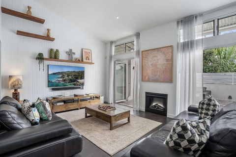 Marvel Penthouse. A Luxury Apartment By Belle Escapes Byron Bay - Darwin Holiday 3