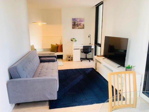 Melbourne CBD Empire Apartment - Darwin Holiday 2