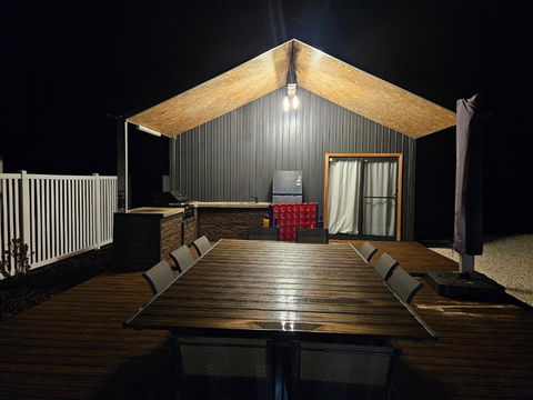 Marbles House (4 Bedrooms, 8 Beds, Sleeps 10) - Darwin Holiday 2