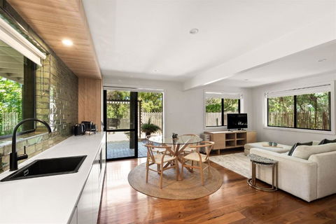 Margaret River Beach Bungalow - Darwin Holiday 1