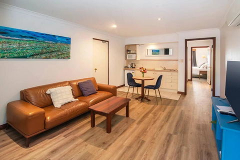 Marguerite Studio - Central Town & Pool - Darwin Holiday 3