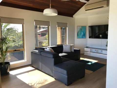 Marina Luxury Apartment & Marina Retreat Ground Floor With Ocean Views Beresford - Darwin Holiday 2