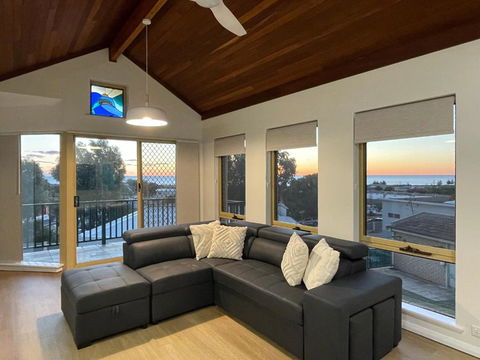 Marina Luxury Apartment & Marina Retreat Ground Floor With Ocean Views Beresford - Darwin Holiday 1