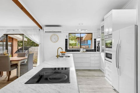 Marina, Perfect Coastal Getaway - Darwin Holiday 3