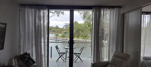 Marina View Apartment On The Maribyrnong River, Melbourne - Darwin Holiday 0