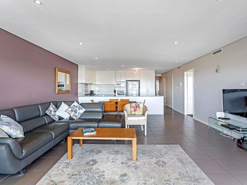 Market Street, Unit 5, 6-10 - Darwin Holiday 2