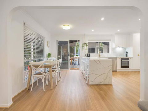 Maroochy 4 Bedroom Family Beachhouse - Darwin Holiday 0