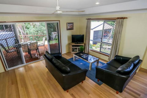 McLeods - Pet-Friendly Coastal Escape In Central Agnes Water - Darwin Holiday 1