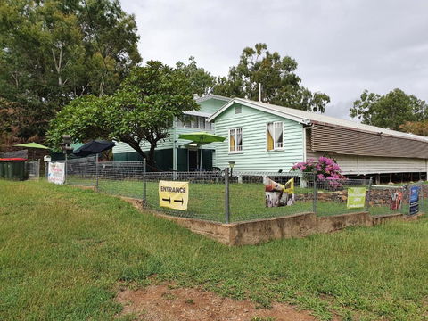 Meyenburg Units - Darwin Holiday 0
