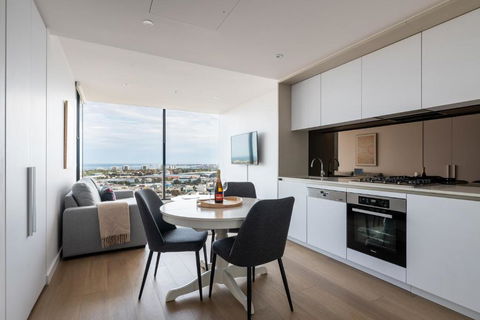 Melbourne Corporate Stays - Docklands Waterfront - Darwin Holiday 1