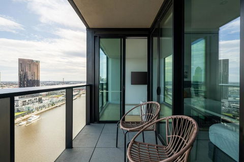 Melbourne Corporate Stays - Docklands Waterfront - Darwin Holiday 3