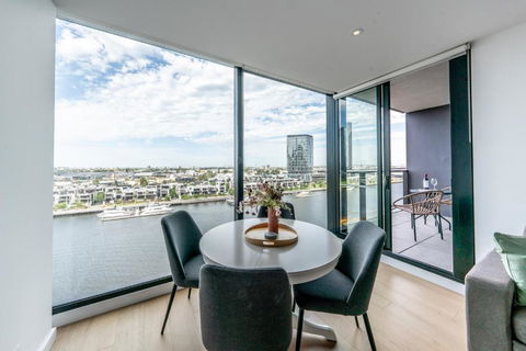 Melbourne Corporate Stays - Docklands Waterfront - Darwin Holiday 0
