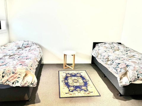 Melbourne Family Home - Darwin Holiday 3