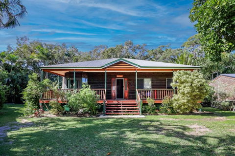 Merindah - Modern, Pet-Friendly Home In Central Agnes Water - Darwin Holiday 0