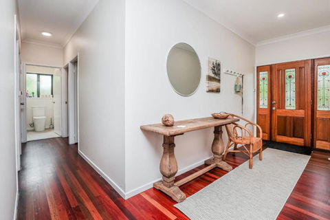 Merindah - Modern, Pet-Friendly Home In Central Agnes Water - Darwin Holiday 1