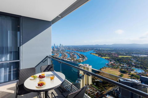 Meriton Suites Southport - Darwin Holiday 3