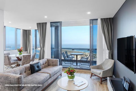 Meriton Suites Southport - Darwin Holiday 0