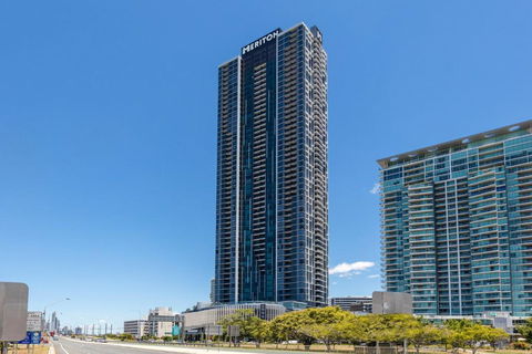 Meriton Suites Southport - Darwin Holiday 1