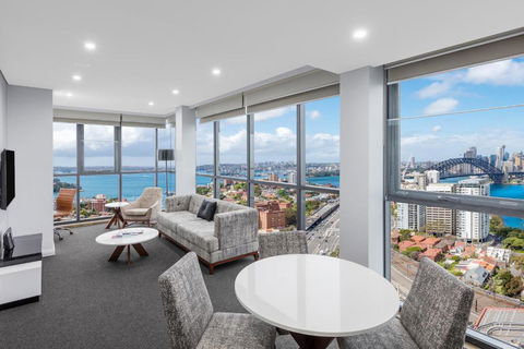 Meriton Suites North Sydney - Darwin Holiday 1