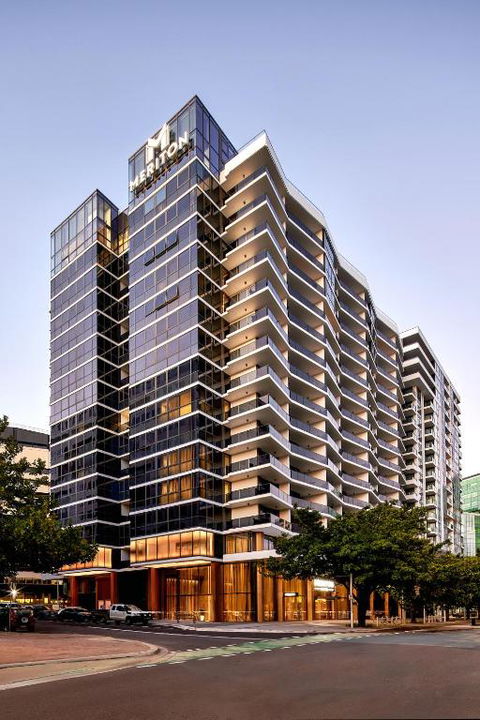 Meriton Suites Canberra - Darwin Holiday 0