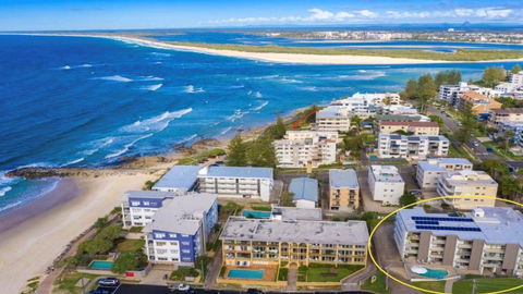 Merrima Court Unit 14 Kings Beach QLD - Darwin Holiday 1