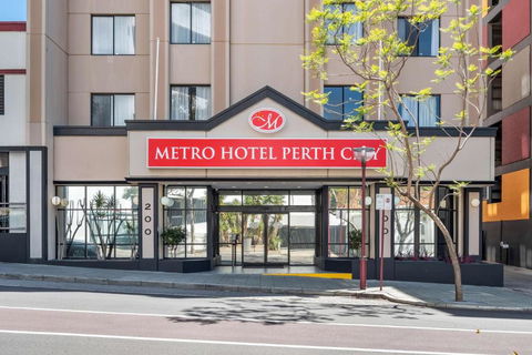 Metro Hotel Perth City - Darwin Holiday 2