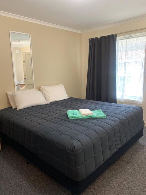 Mid Coast Motor Inn - Darwin Holiday 0